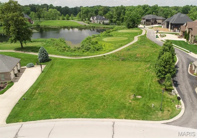 Homes for sale in Caseyville, IL | 305 Forest Oaks Dr, Caseyville, IL 62232 | MLS# MIS26036215