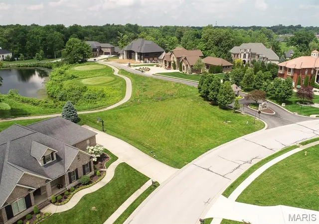 Homes for sale in Caseyville, IL | 305 Forest Oaks Dr, Caseyville, IL 62232 | MLS# MIS26036215