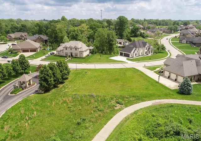 Homes for sale in Caseyville, IL | 305 Forest Oaks Dr, Caseyville, IL 62232 | MLS# MIS26036215