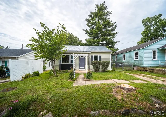 Homes for sale in Dixon, MO | 205 Maple St S, Dixon, MO 65459 | MLS# MIS26036232