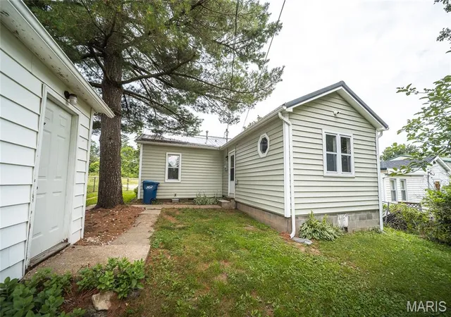 Homes for sale in Dixon, MO | 205 Maple St S, Dixon, MO 65459 | MLS# MIS26036232