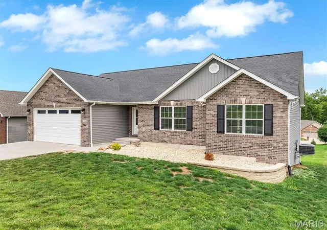 Homes for sale in Washington, MO | 2798 Moon Crest Ct, Washington, MO 63090 | MLS# MIS26036253