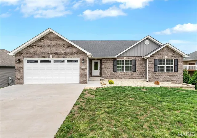 Homes for sale in Washington, MO | 2798 Moon Crest Ct, Washington, MO 63090 | MLS# MIS26036253