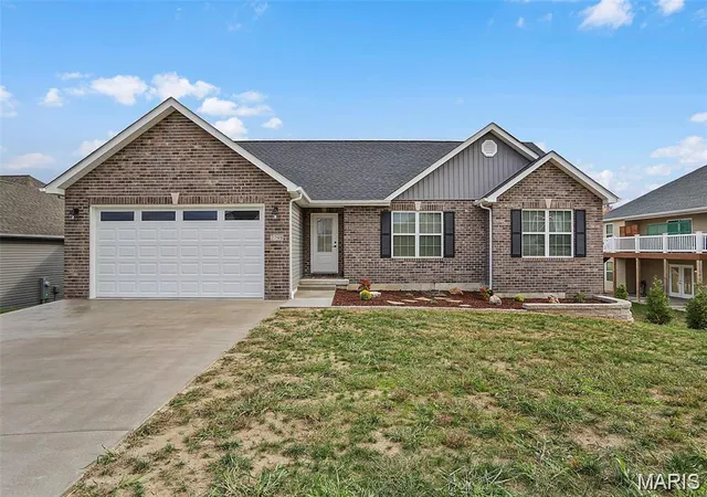 Homes for sale in Washington, MO | 2798 Moon Crest Ct, Washington, MO 63090 | MLS# MIS26036253