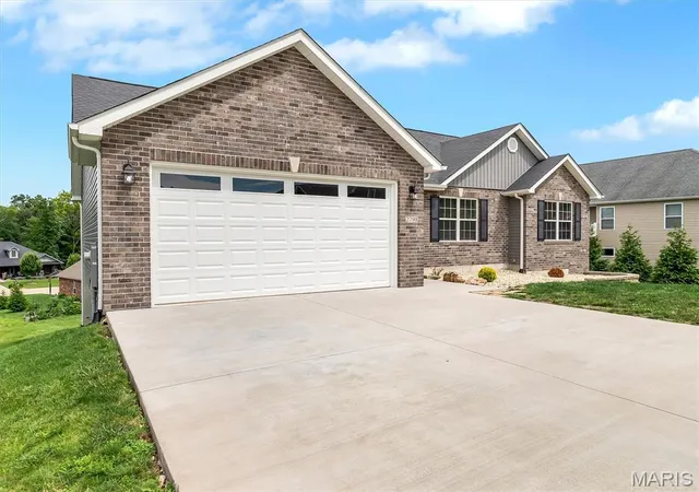 Homes for sale in Washington, MO | 2798 Moon Crest Ct, Washington, MO 63090 | MLS# MIS26036253