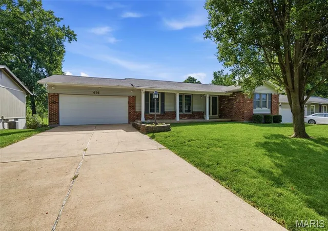 Homes for sale in Manchester, MO | 414 Marie Ln, Manchester, MO 63011 | MLS# MIS26036270
