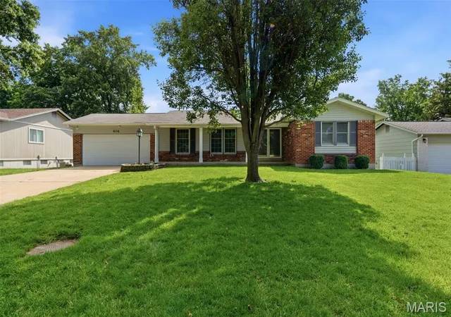 Homes for sale in Manchester, MO | 414 Marie Ln, Manchester, MO 63011 | MLS# MIS26036270
