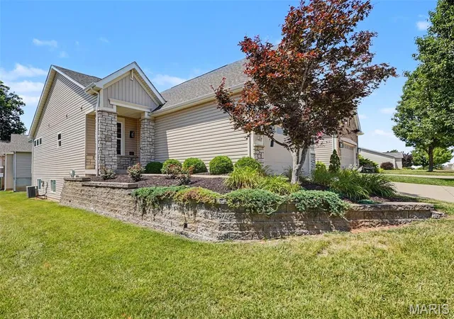 Photo 1 of Single family home for sale at 11 Thoreau Ct, O Fallon, MO 63366 | MLS# MIS26036317 | Listing updated on 2026-08-11