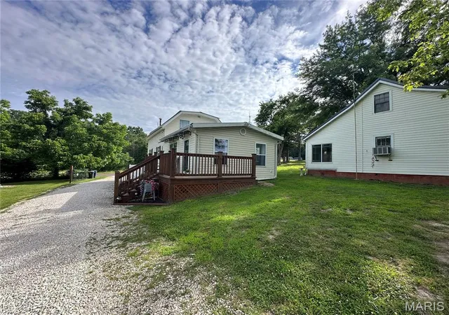 Homes for sale in Belle, MO | 23454 Hwy C, Belle, MO 65013 | MLS# MIS26036319