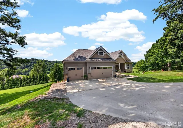 Homes for sale in Augusta, MO | 208 Berg Crossing Dr, Augusta, MO 63332 | MLS# MIS26036323