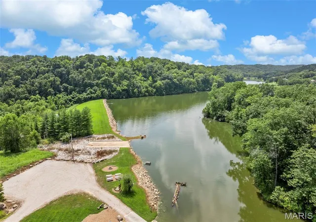 Homes for sale in Augusta, MO | 208 Berg Crossing Dr, Augusta, MO 63332 | MLS# MIS26036323