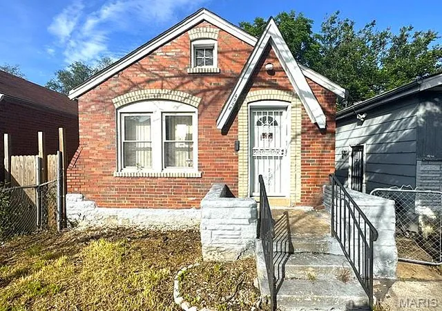 1st image of 4936 Harney Ave, St Louis, MO 63115 | MLS# MIS26036335