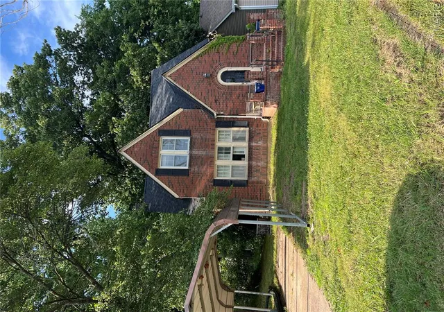 Photo 2 of Single family home for sale at 420 E Cape Rock Dr, Cape Girardeau, MO 63701 | MLS# MIS26036346 | Listing updated on 2026-08-21