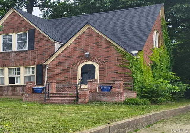 Photo 3 of Single family home for sale at 420 E Cape Rock Dr, Cape Girardeau, MO 63701 | MLS# MIS26036346 | Listing updated on 2026-08-21