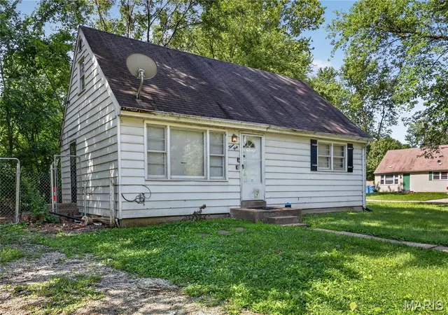 Photo 1 of Single family home for sale at 1240 Lakeview Ave, Saint Louis, MO 63138 | MLS# MIS26036352 | Listing updated on 2026-10-19
