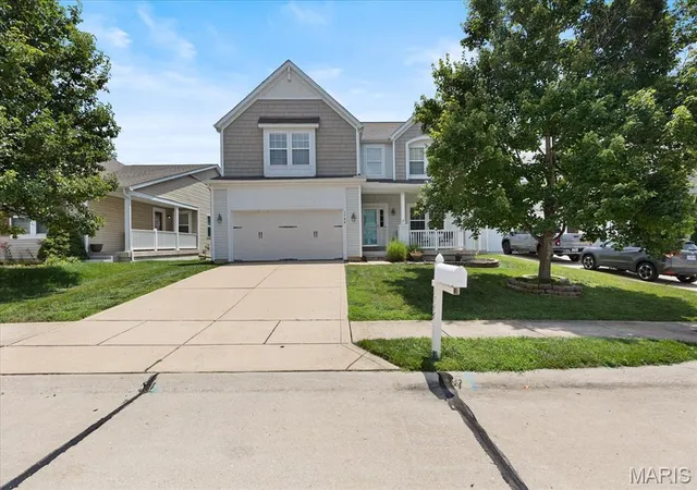 Homes for sale in Lake Saint Louis, MO | 1744 Briarmanor Dr, Lake Saint Louis, MO 63367 | MLS# MIS26036360