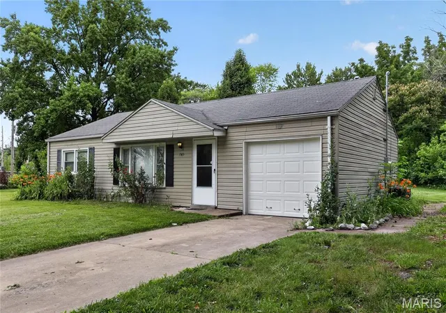 Single family home for sale at 1565 Lakeside Ln, Saint Louis, MO 63138 | MLS# MIS26036365