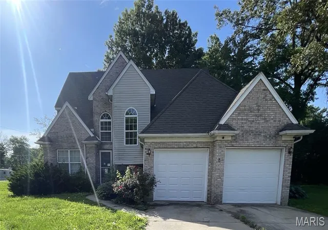 1st image of 2 Highland Dr, Belleville, IL 62226 | MLS# MIS26036368