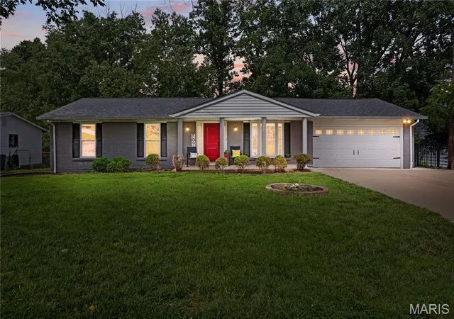 Homes for sale in Creve Coeur, MO | 1221 Momarte Ln, Creve Coeur, MO 63146 | MLS# MIS26036401