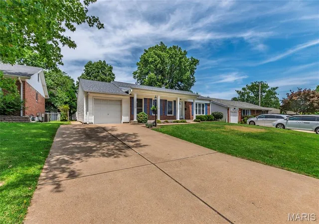 4th image of 6011 Ranchwood Dr, Affton, MO 63123 | MLS# MIS26036413