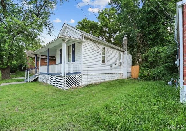 Photo 2 of Single family home for sale at 3915 N Hanley Rd, St Louis, MO 63121 | MLS# MIS26036427 | Listing updated on 2026-10-06