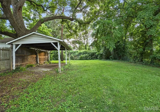 Photo 4 of Single family home for sale at 3915 N Hanley Rd, St Louis, MO 63121 | MLS# MIS26036427 | Listing updated on 2026-10-06
