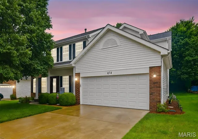 Photo 3 of Sale Pending at 614 Whispering Willows Ct, Ballwin, MO 63021 | MLS# MIS26036454 | Listing updated on 2026-08-30