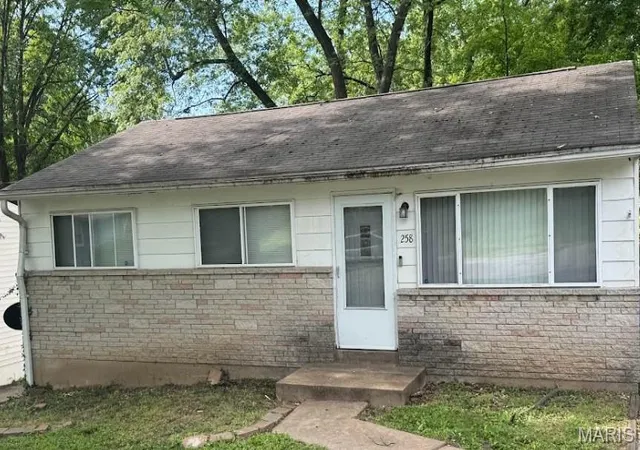 Homes for sale in Hazelwood, MO | 258 Becker Dr, Hazelwood, MO 63135 | MLS# MIS26036458