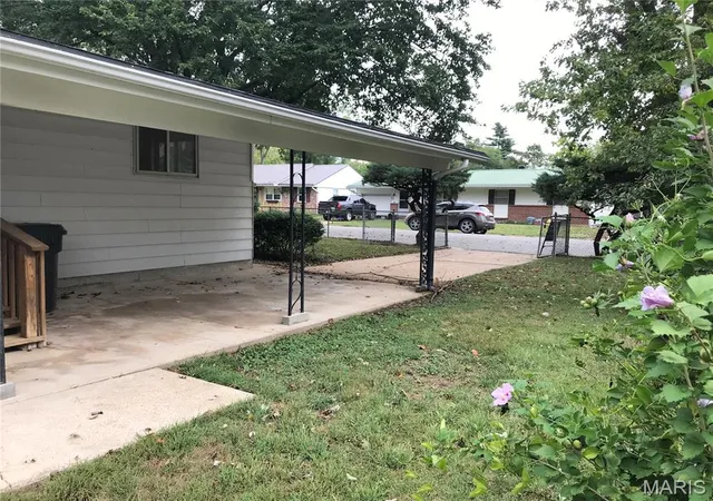 Photo 3 of Single family home for sale at 8 Redbud Ln, Rolla, MO 65401 | MLS# MIS26036538 | Listing updated on 2026-10-02