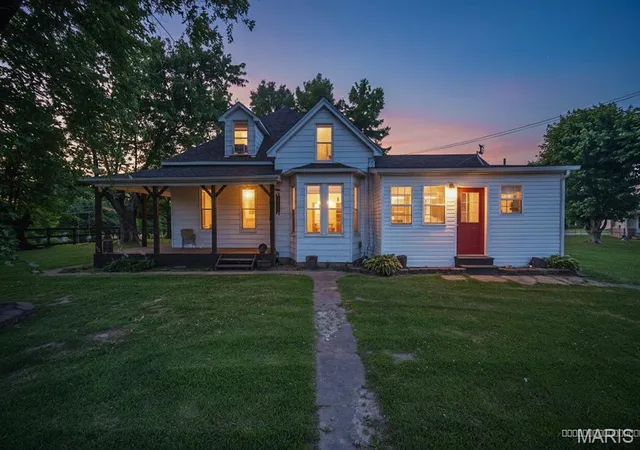 Homes for sale in Chester, IL | 1924 High St, Chester, IL 62233 | MLS# MIS26036541