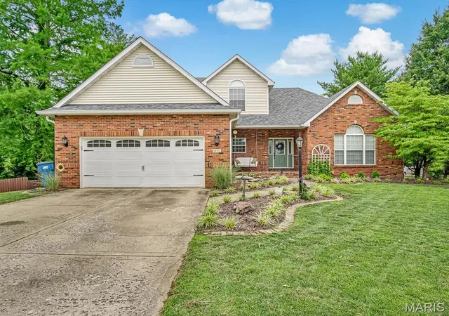 Photo 2 of Single family home for sale at 1101 Timberlake Dr, Edwardsville, IL 62025 | MLS# MIS26036562 | Listing updated on 2026-09-13