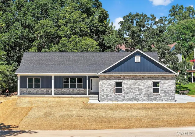 3rd image of 130 Bristol Ridge Dr, Troy, MO 63379 | MLS# MIS26036564
