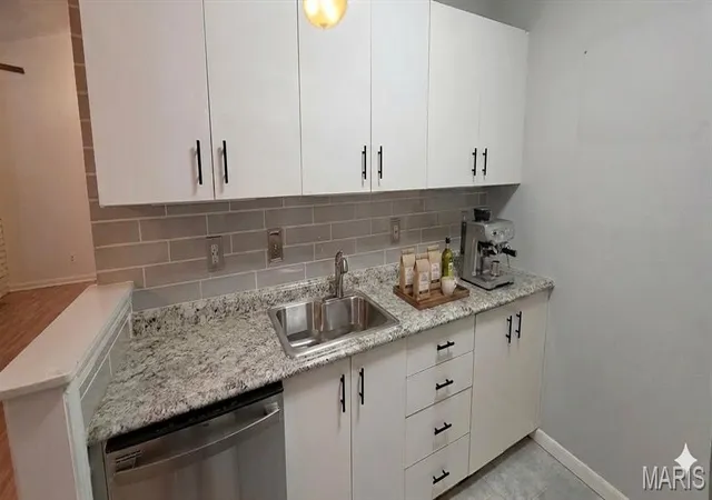 Photo 3 of Condo for sale at 8804 Eager Rd, St Louis, MO 63144 | MLS# MIS26036595 | Listing updated on 2026-09-06