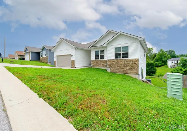Homes for sale in Waynesville, MO | 141 Mary Catherine St, Waynesville, MO 65583 | MLS# MIS26036616