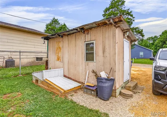 2nd image of 505 S Vandervoot St, Desloge, MO 63601 | MLS# MIS26036623
