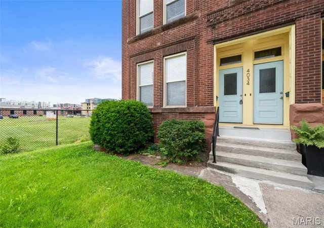 4th image of 4034 Laclede Ave, Saint Louis, MO 63108