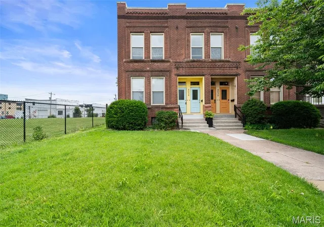 2nd image of 4034 Laclede Ave #B, St Louis, MO 63108 | MLS# MIS26036635