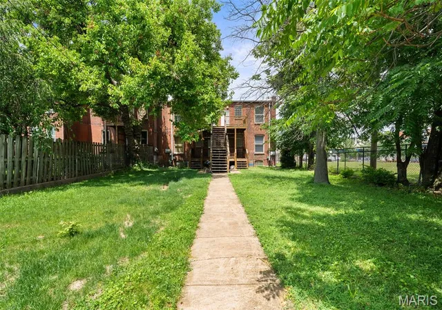 32nd image of 4034 Laclede Ave #B, St Louis, MO 63108 | MLS# MIS26036635