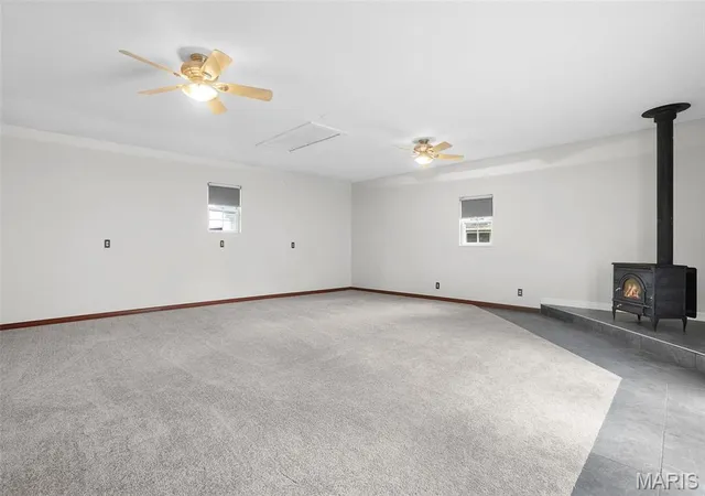 Homes for sale in East Alton, IL | 733 W Airwood Dr, East Alton, IL 62024 | MLS# MIS26036642