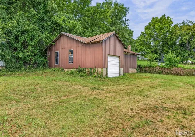 5th image of 8985 Old Lemay Ferry Rd, Hillsboro, MO 63050 | MLS# MIS26036649