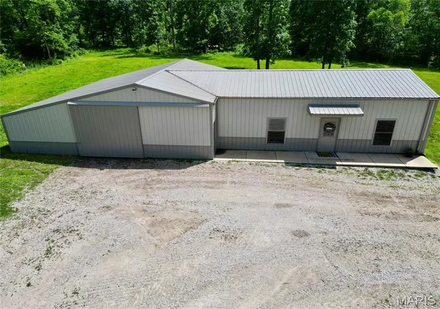 Homes for sale in Sorento, IL | 688 Donnell Ave, Sorento, IL 62086 | MLS# MIS26036677