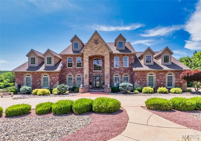 Photo 1 of Mansion for sale at 284 Clermont Dr, Festus, MO 63028 | MLS# MIS26036688 | Listing updated on 2026-07-28
