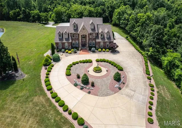 Photo 2 of Mansion for sale at 284 Clermont Dr, Festus, MO 63028 | MLS# MIS26036688 | Listing updated on 2026-07-28