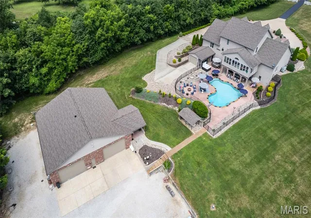 Photo 3 of Single family home for sale at 284 Clermont Dr, Festus, MO 63028 | MLS# MIS26036688 | Listing updated on 2026-07-28