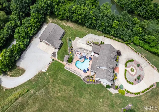 Photo 4 of Single family home for sale at 284 Clermont Dr, Festus, MO 63028 | MLS# MIS26036688 | Listing updated on 2026-07-28