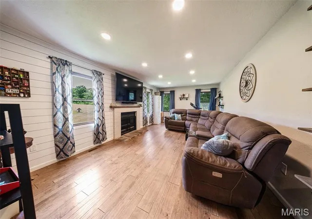 Photo 3 of Sale Pending at 15100 State Route O, Rolla, MO 65401 | MLS# MIS26036692 | Listing updated on 2026-09-13