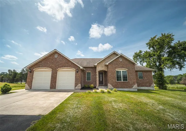 Homes for sale in Cuba, MO | 501 Fleenor Rd, Cuba, MO 65453 | MLS# MIS26036709