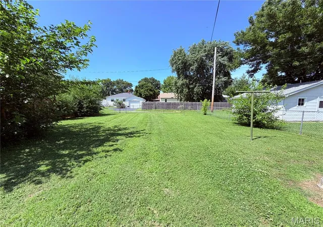 Homes for sale in Granite City, IL | 2115 Lynch Ave, Granite City, IL 62040 | MLS# MIS26036714