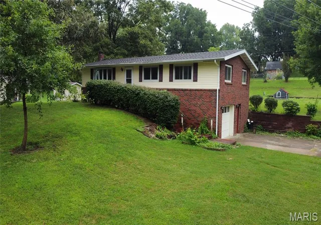 Photo 1 of Sale Pending at 117 Edgewood Rd, Jackson, MO 63755 | MLS# MIS26036715 | Listing updated on 2026-09-04