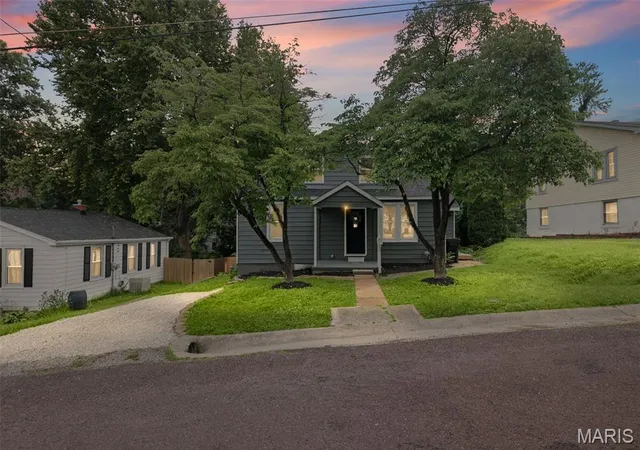 Photo 1 of Single family home for sale at 330 Polk St, Belleville, IL 62220 | MLS# MIS26036726 | Listing updated on 2026-09-14